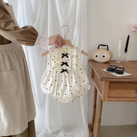 ドットノースリーブセンターブラックリボンロンパース(1571)