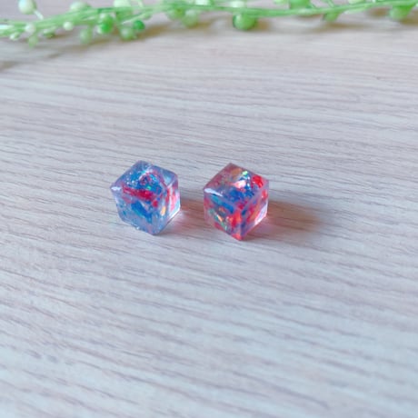 クリア ホロ キューブ ピアス イヤリング