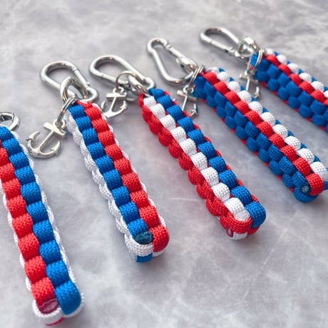 K-047】パラコード キューブ キーホルダー | TricoloreDaisy