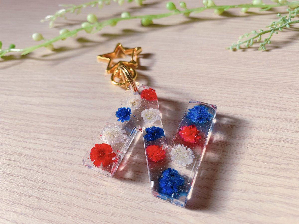 K-002】かすみ草 イニシャル キーホルダー | TricoloreDaisy