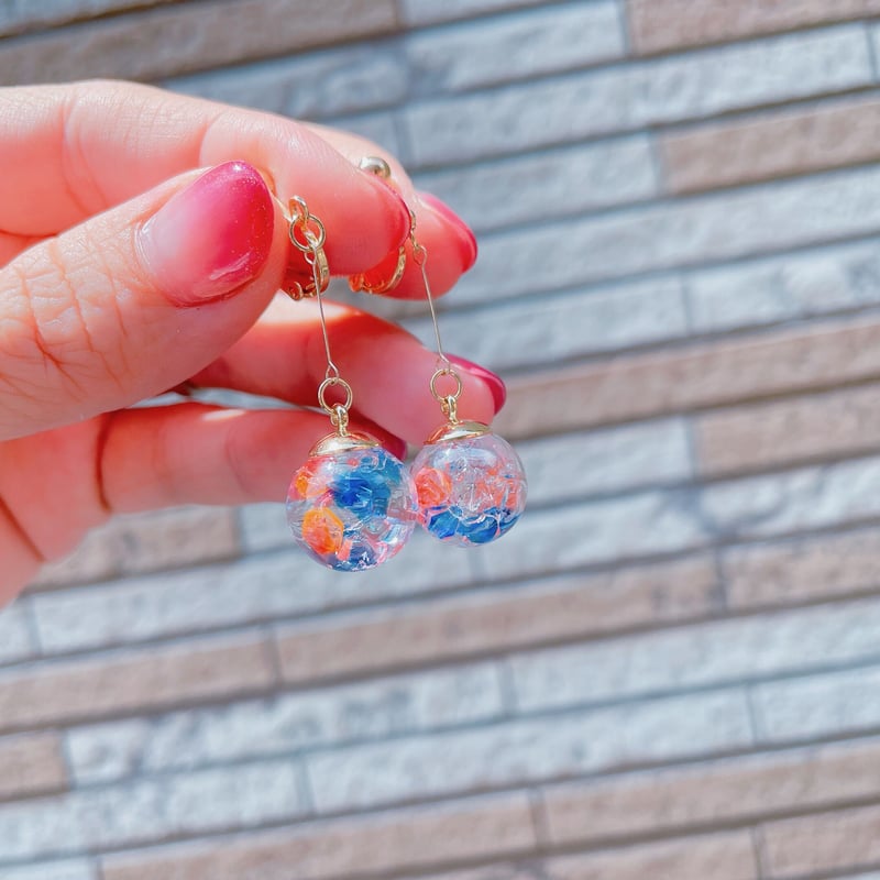 M-139-E】ガラスドーム ビーズ イヤリング | TricoloreDaisy