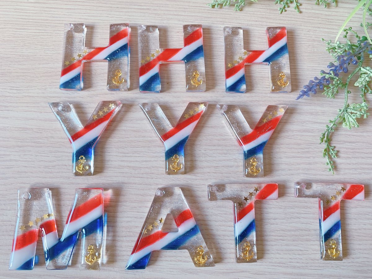 K-008】トリコロール クリア イニシャル キーホルダー | TricoloreDaisy