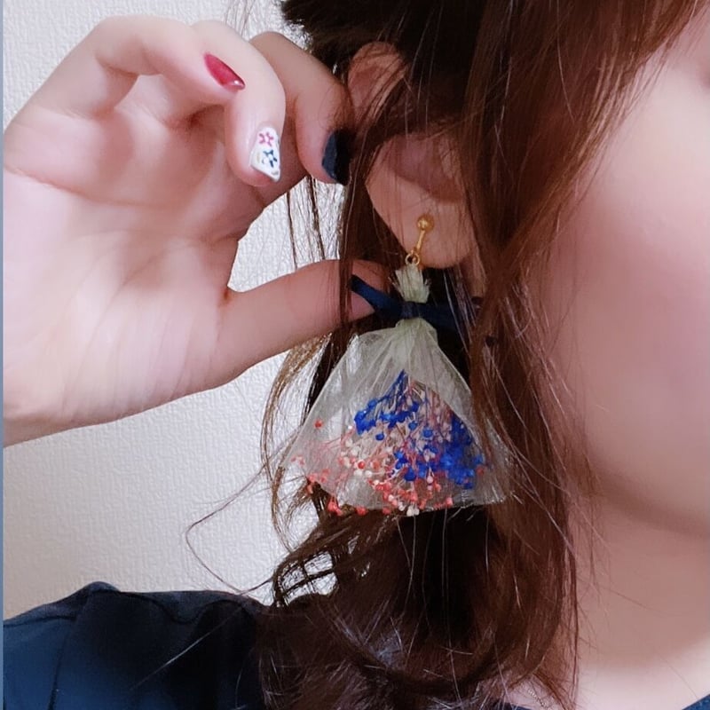 MM-108-P】花束 ピアス | TricoloreDaisy