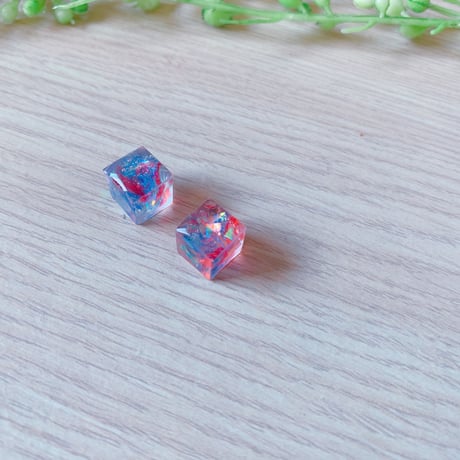 クリア ホロ キューブ ピアス イヤリング