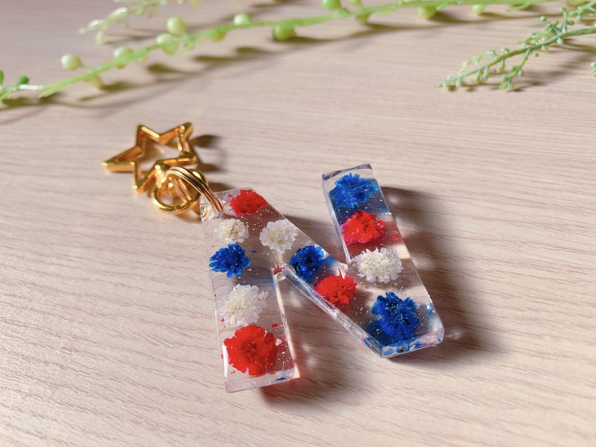 K-002】かすみ草 イニシャル キーホルダー | TricoloreDaisy