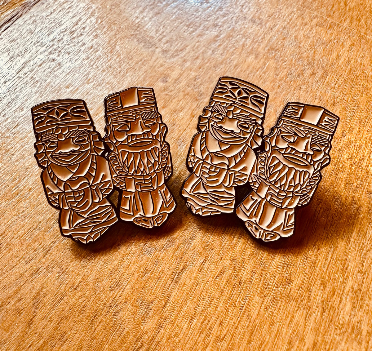ニポポ人形 PINS ピンバッジ アイヌ ニポポ 神様 木彫り ニポポ人形 PINS ピンバッジ アイヌ ニポポ 神様 木彫り