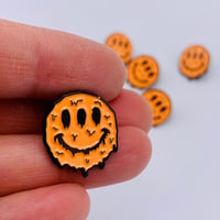 ネオン　オレンジ　ドロドロ 3つ目　スマイル　Smile　original design pins 　ピンバッジ　ピンズ