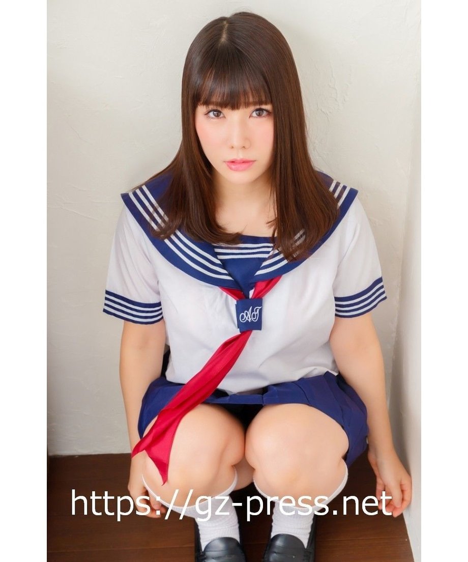 5bf6b54d7cd36134f4000b51