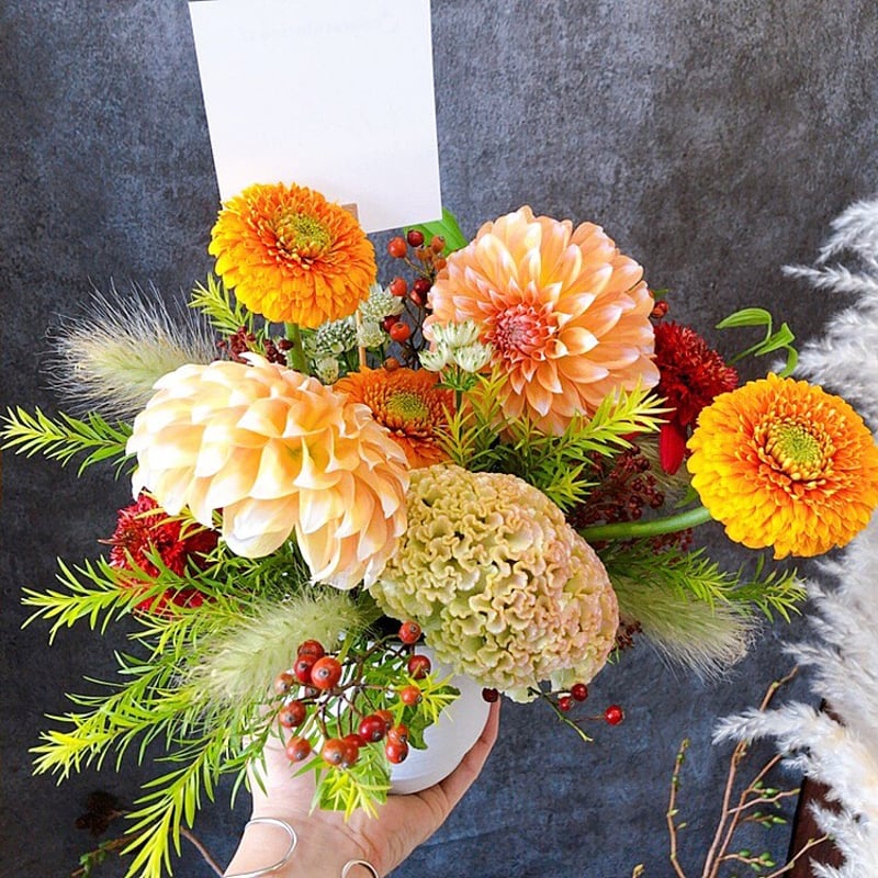 フラワーアレンジメントE おまかせ】季節のフラワーアレンジメントL