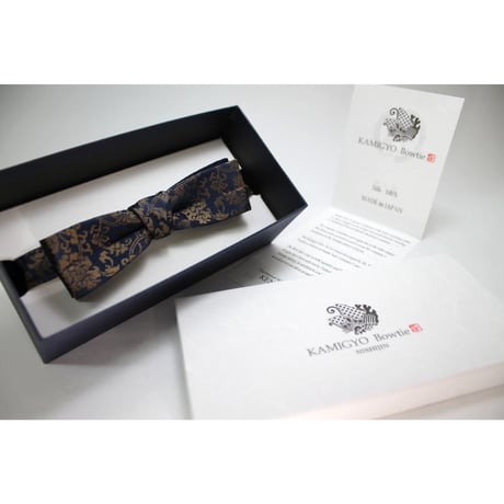 蝶ネクタイ　Noh fabric　緞子　唐草文様　上京蝶帯