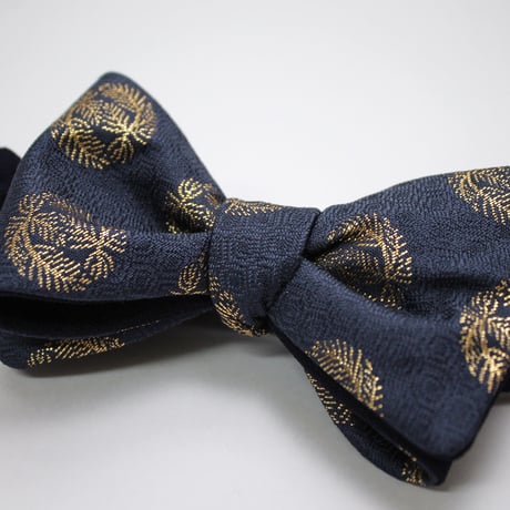 蝶ネクタイ　Noh fabric　金襴　亀甲文様に松葉　上京蝶帯 #508