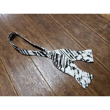 手結び蝶ネクタイ　 Import fabric  イタリア製ビンテージファブリック　タイダイ柄　 #self