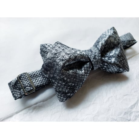蝶ネクタイ　KIMONO fabric　白蛇柄 西陣織 帯地　上京蝶帯 #895