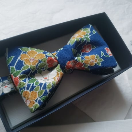 蝶ネクタイ　KIMONO fabric　型友禅　　上京蝶帯