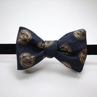 蝶ネクタイ　Noh fabric　金襴　亀甲文様に松葉　上京蝶帯 #508