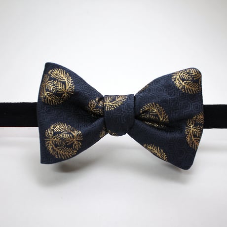 蝶ネクタイ　Noh fabric　金襴　亀甲文様に松葉　上京蝶帯 #508