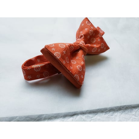 蝶ネクタイ　KIMONO fabric 　白抜き　型友禅 　上京蝶帯