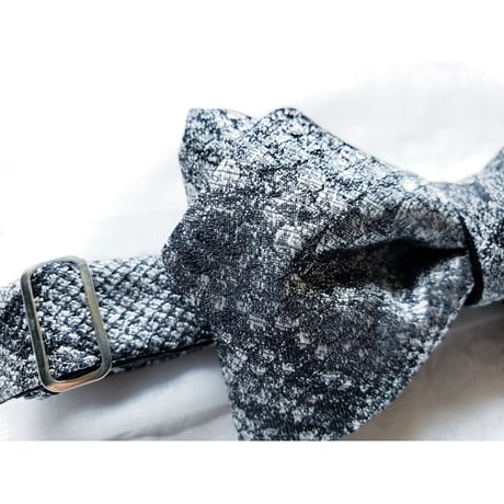 蝶ネクタイ　KIMONO fabric　白蛇柄 西陣織 帯地　上京蝶帯 #895