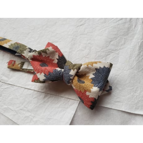 蝶ネクタイ　KIMONO fabric　型友禅　丹後ちりめん　菊文様　上京蝶帯 #940