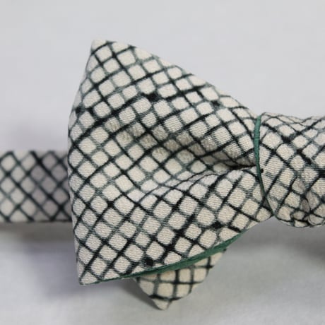 蝶ネクタイ　KIMONO fabric　暈し格子