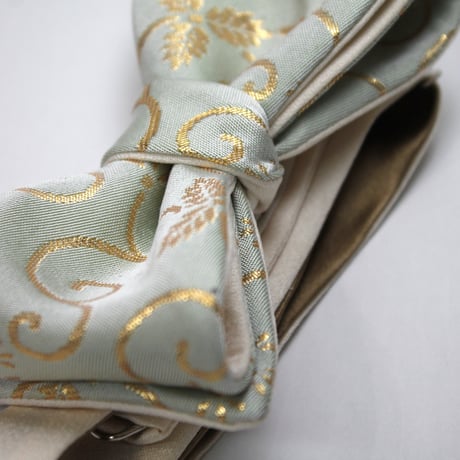 蝶ネクタイ　Noh fabric　金襴　浅黄地唐草文様　上京蝶帯 #571