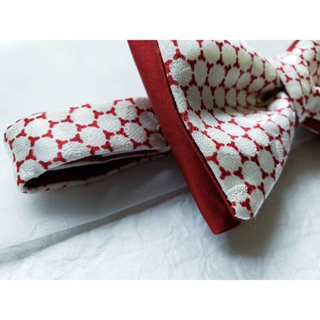 蝶ネクタイ　KIMONO fabric　亀甲文様　上京蝶帯