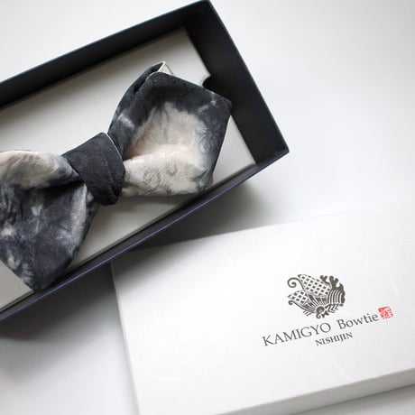 蝶ネクタイ　KIMONO fabric　唐草文様　ぼかし染　上京蝶帯 #572