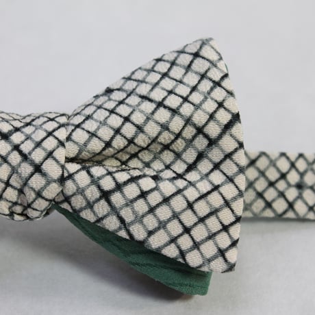 蝶ネクタイ　KIMONO fabric　暈し格子