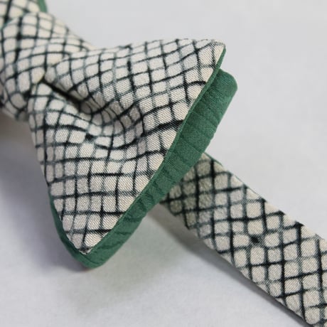 蝶ネクタイ　KIMONO fabric　暈し格子