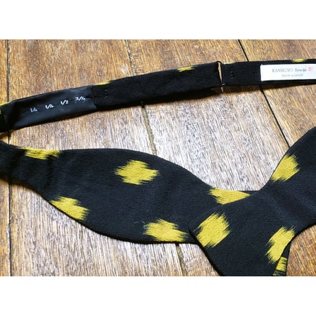 手結び蝶ネクタイ　 KIMONO fabric　縮緬絣　 #self001