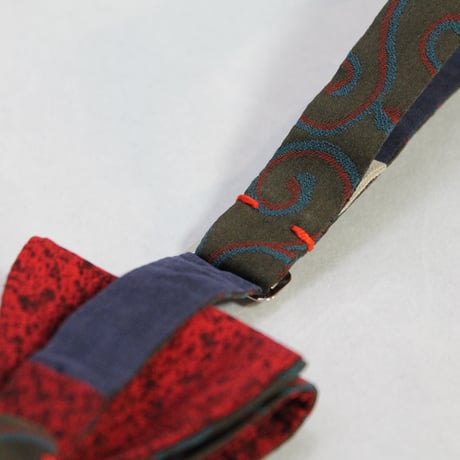 蝶ネクタイ　KIMONO fabric　唐草文様