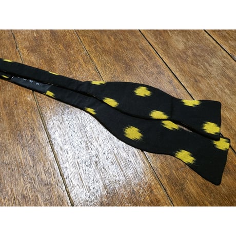 手結び蝶ネクタイ　 KIMONO fabric　縮緬絣　 #self001