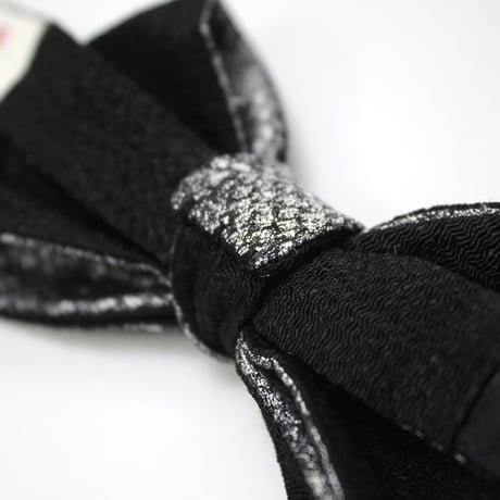 蝶ネクタイ　KIMONO fabric　白蛇柄 西陣織 帯地　上京蝶帯 #585