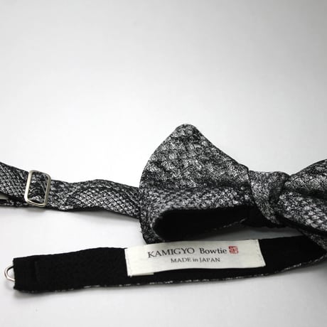 蝶ネクタイ　KIMONO fabric　白蛇柄 西陣織 帯地　上京蝶帯 #585