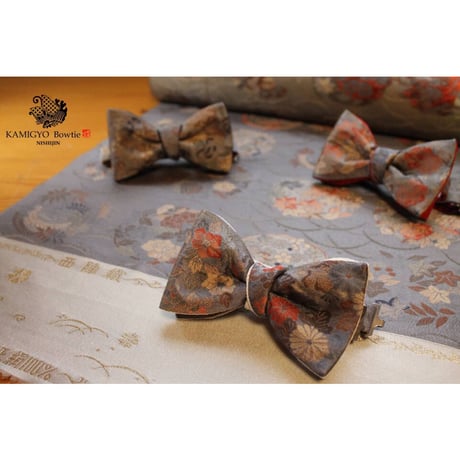 蝶ネクタイ　KIMONO fabric　西陣織 　桜　牡丹