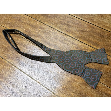 手結び蝶ネクタイ　 KIMONO fabric　唐草文様　 #self002