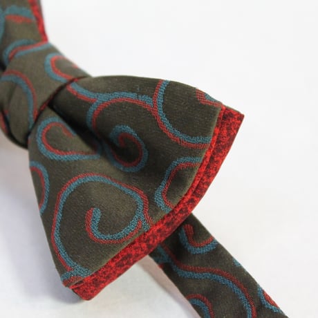 蝶ネクタイ　KIMONO fabric　唐草文様