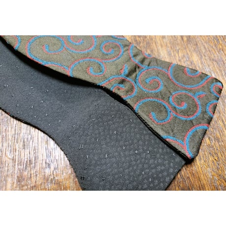 手結び蝶ネクタイ　 KIMONO fabric　唐草文様　 #self002
