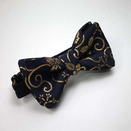 蝶ネクタイ　Noh fabric　金襴　紺地唐草文様　上京蝶帯 #570
