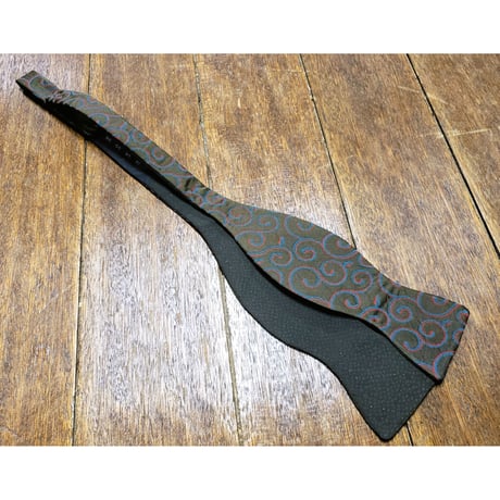 手結び蝶ネクタイ　 KIMONO fabric　唐草文様　 #self002