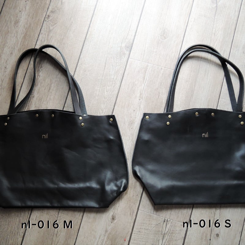 nil】レザー トートバッグ S 変形2way 金箔 箔押しロゴ入り nil】レザー トートバッグ S 変形2way 金箔 箔押しロゴ入り