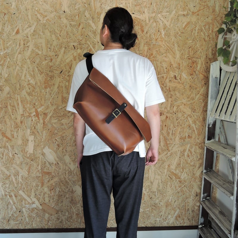 OR320t】 ≪web限定≫ 使い込むほどフィットするA4対応メッセンジャー