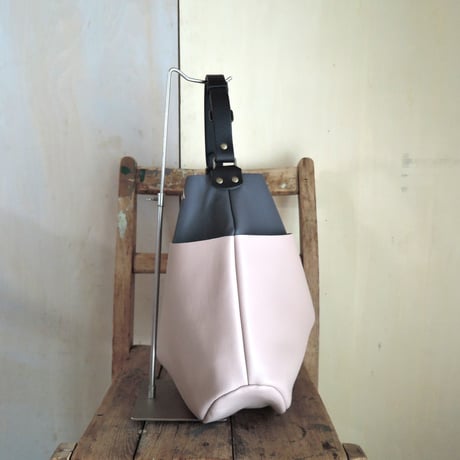 【nl028-2M】≪ロゴ箔押し有≫A4対応 2wayショルダートートバッグ(M) 姫路レザー ベージュピンク【nil】