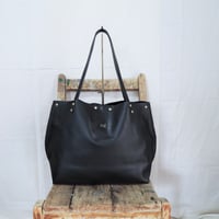 【nil】レザー トートバッグ S 変形2way 金箔 箔押しロゴ入り  ブラック nl-016 S