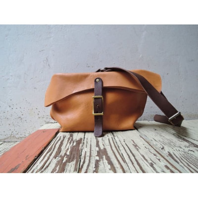 ORZO】 レザーバッグ ショルダーBAG メッセンジャー(S) ベージュ OR320