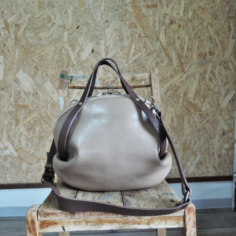 ご飯大盛りさん専用 ヌメ革 手提げ巾着袋 Bとマウスパッドのセット mqdefault.jpg