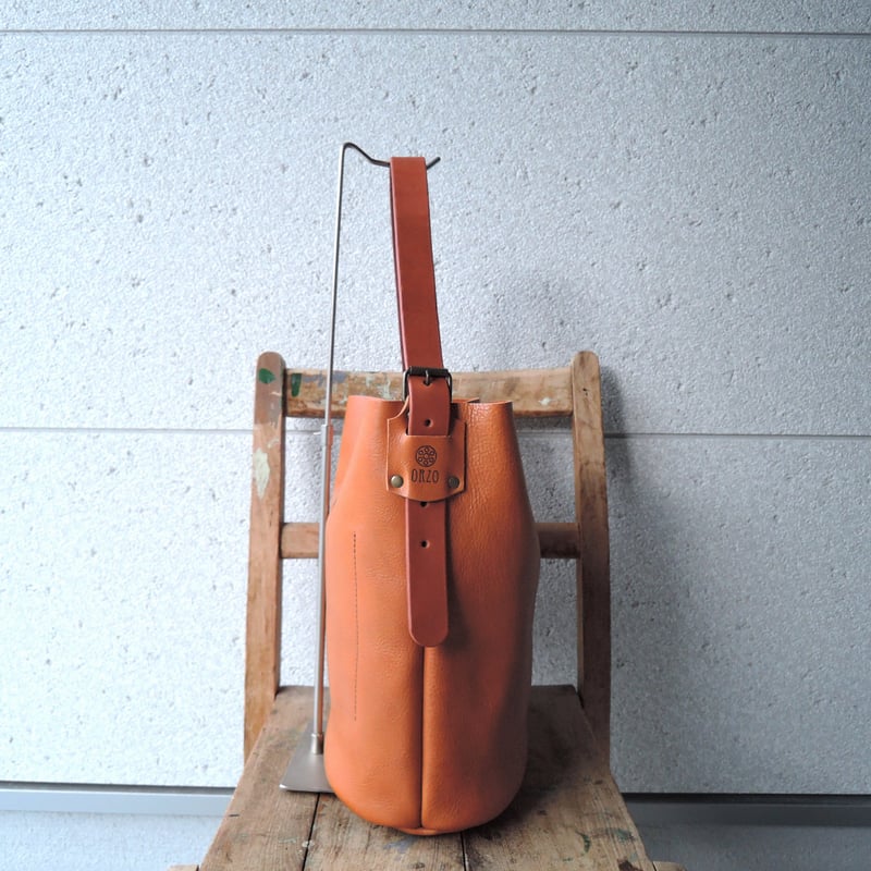 ≪web限定≫【ORZO】レザー 縦型ワンショルダートート BAG A4