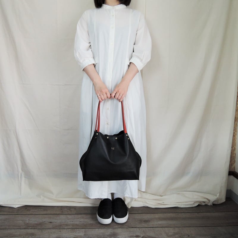 nil】レザー トートバッグ S 変形2way 金箔 箔押しロゴ入り nil】レザー トートバッグ S 変形2way 金箔 箔押しロゴ入り