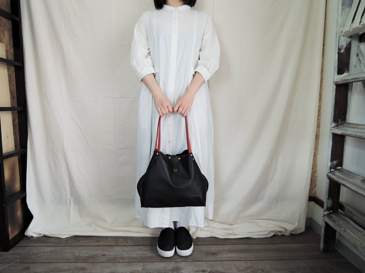 nil】レザー トートバッグ S 変形2way 金箔 箔押しロゴ入り nil】レザー トートバッグ S 変形2way 金箔 箔押しロゴ入り