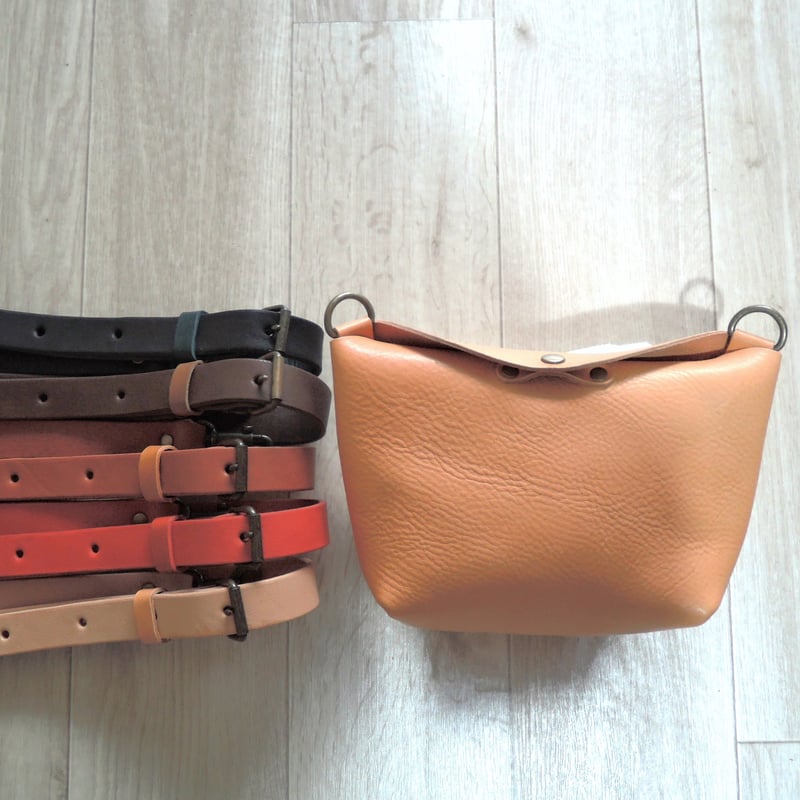 OR402】≪web限定カラー≫2way ミニマルサコッシュ ベージュ【ORZO